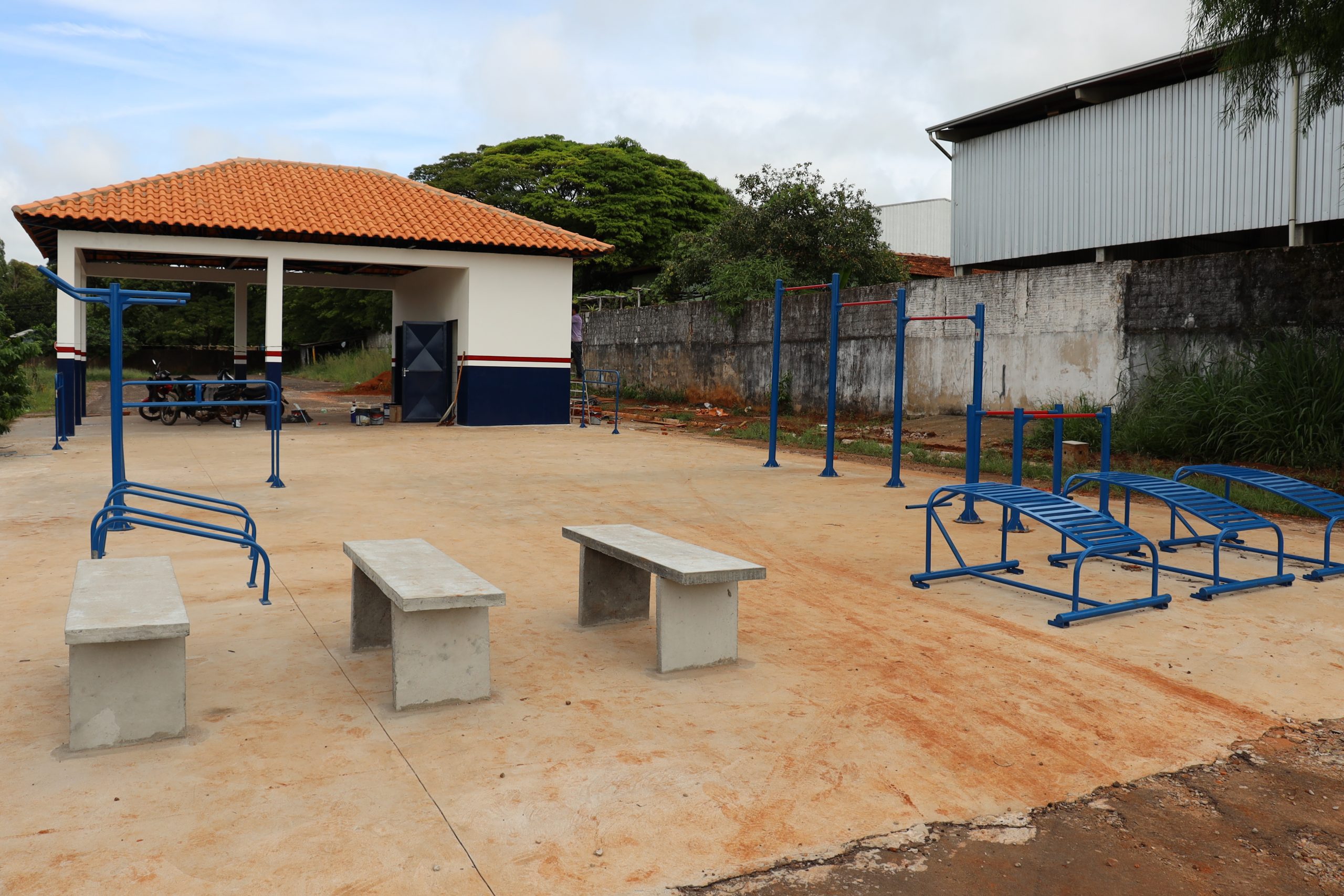 Prefeitura instala academia ao ar livre no Horto Florestal