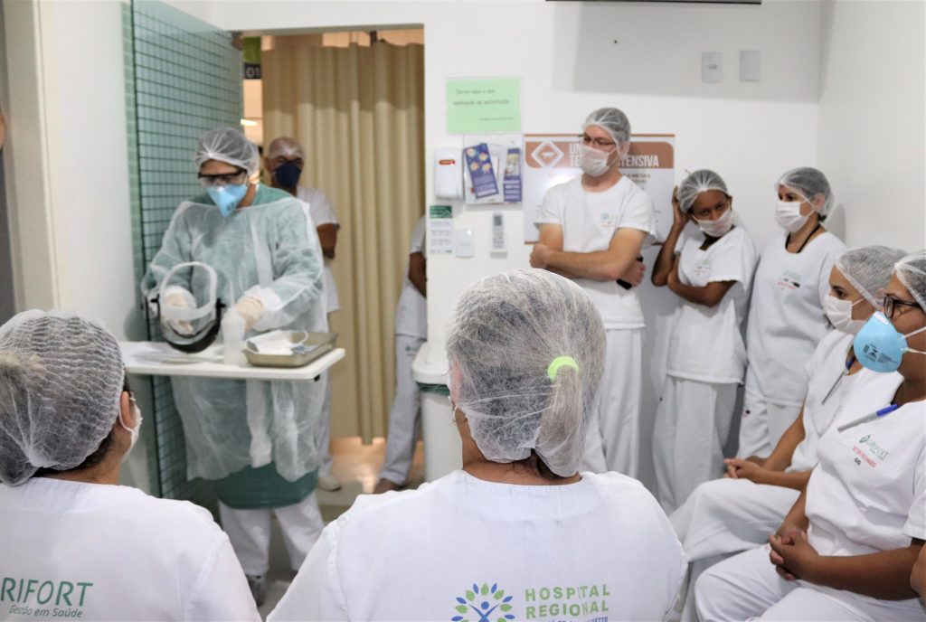 Hospital Regional de Ponta Porã (MS) faz treinamento sobre uso correto de equipamentos de proteção individual