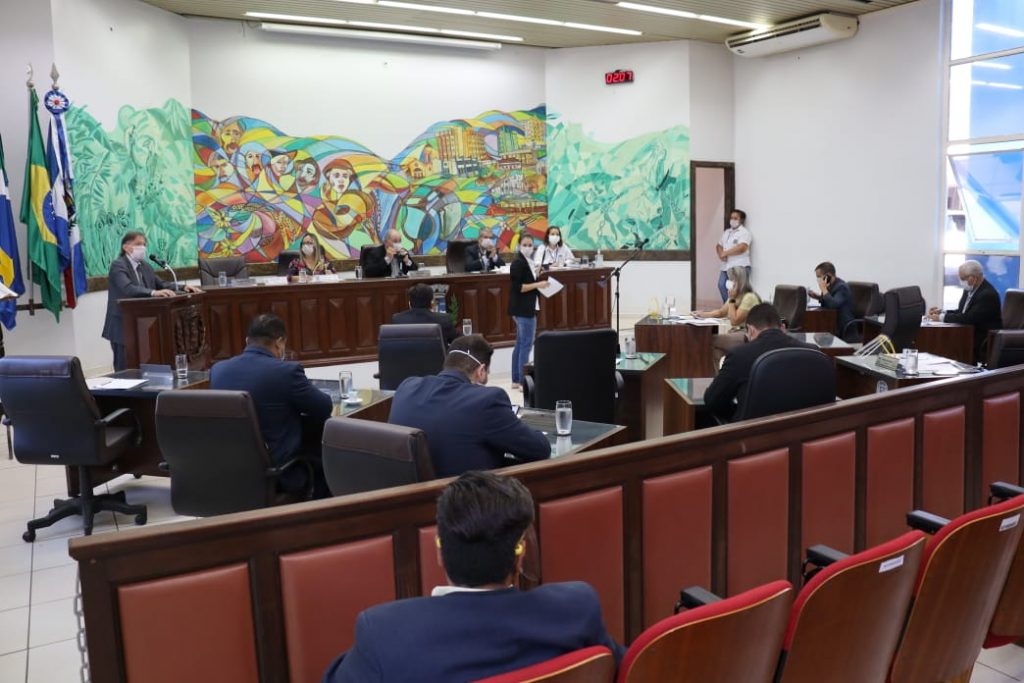 Vereadores realizam sessão com portas fechadas por conta da prevenção ao novo coronavírus