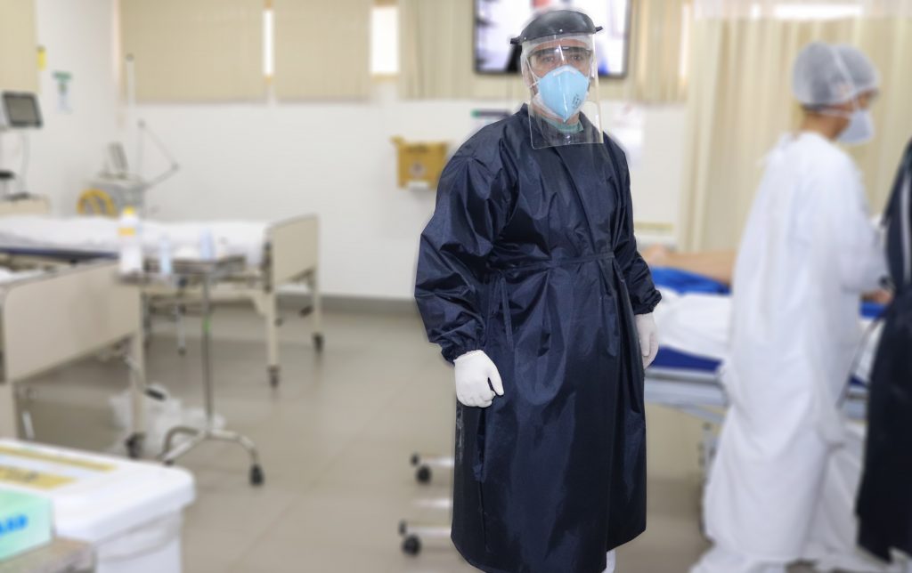 UTI respiratória do Hospital Regional de Ponta Porã (MS) recebe aventais impermeáveis