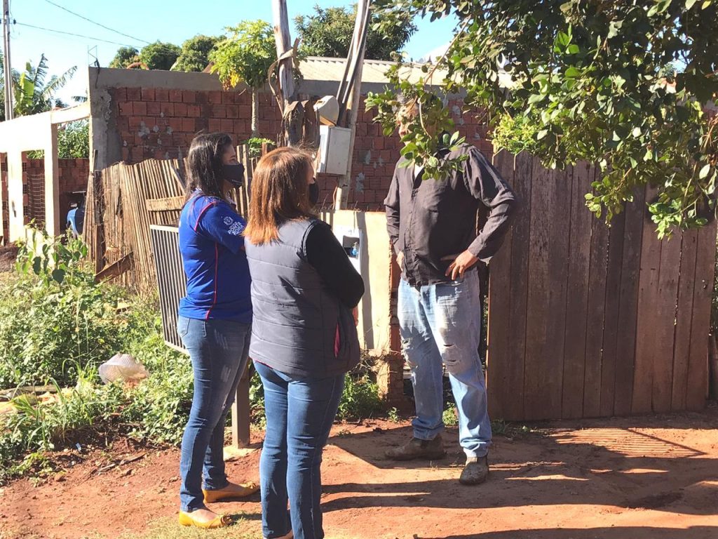Prefeitura entrega máscaras a moradores na Ferroviária 2 1