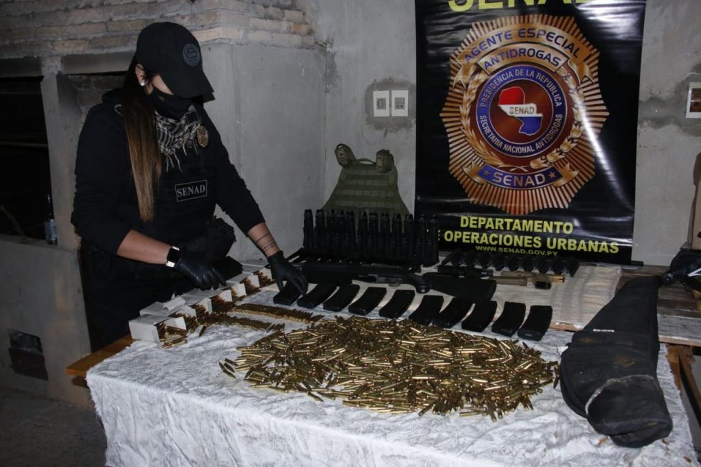 Armamento de guerra é apreendido no Paraguai 2