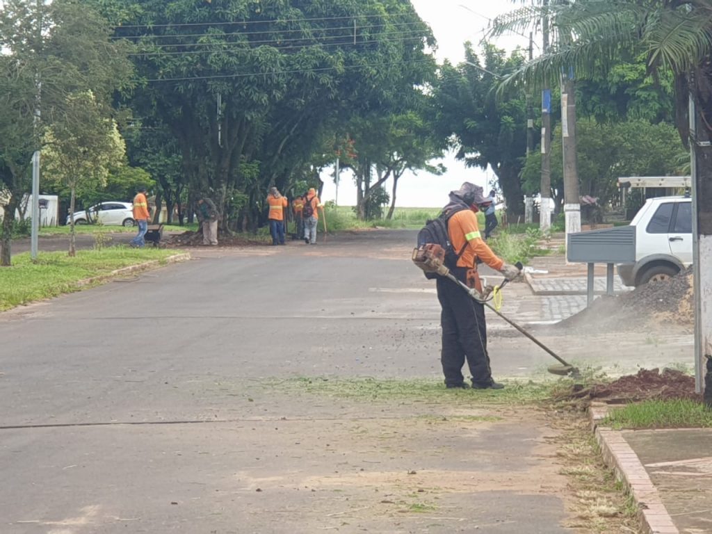 Chuvas fortes causam estragos e Prefeitura trabalha em ritmo forte para consertar estragos Chuvas fortes causam estragos e Prefeitura trabalha em ritmo forte para consertar estragos 1