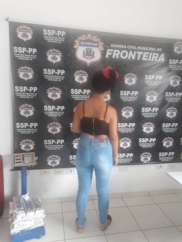 Mulher é presa transportando maconha na rodoviária de Ponta Porã