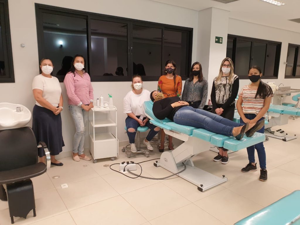 Prefeitura e SENAC concluem cursos profissionalizantes