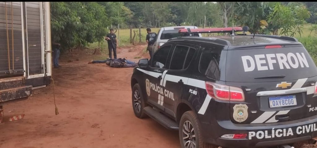 DEFRON, apreende 800 quilos de maconha que estavam armazenados em uma propriedade rural e efetua a prisão de 04 indivíduos 2