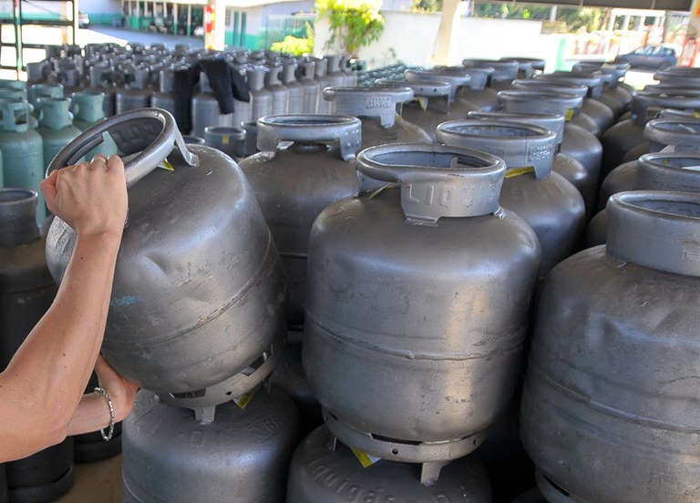 Procon divulga pesquisa de preços de combustível e gás de cozinha 1