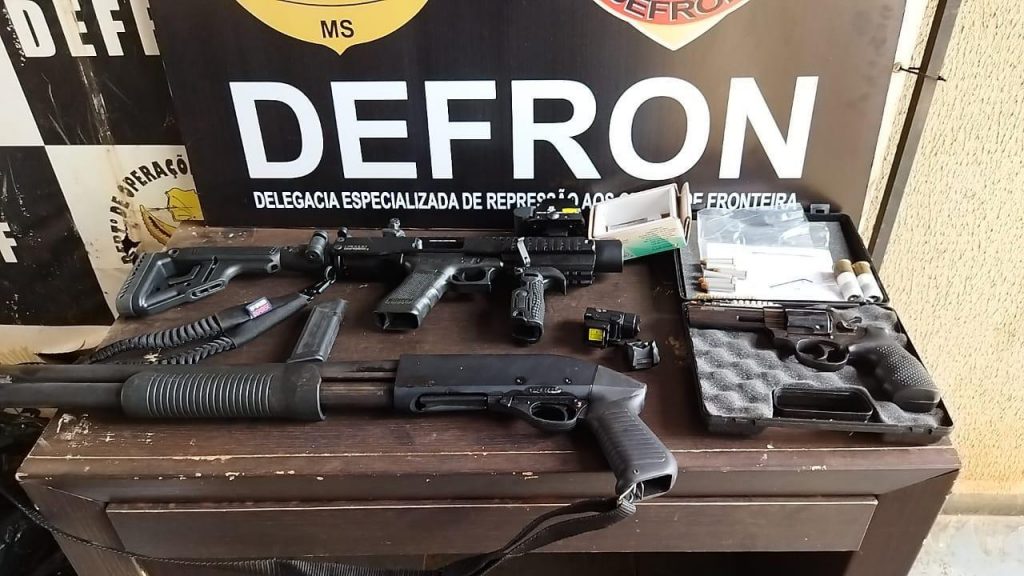 DEFRON, apreende, em Dourados, pasta base de cocaína eefetua a prisão de mulher