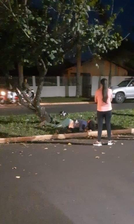 Jovem tenta passar ao lado de quebra molas e morre na hora