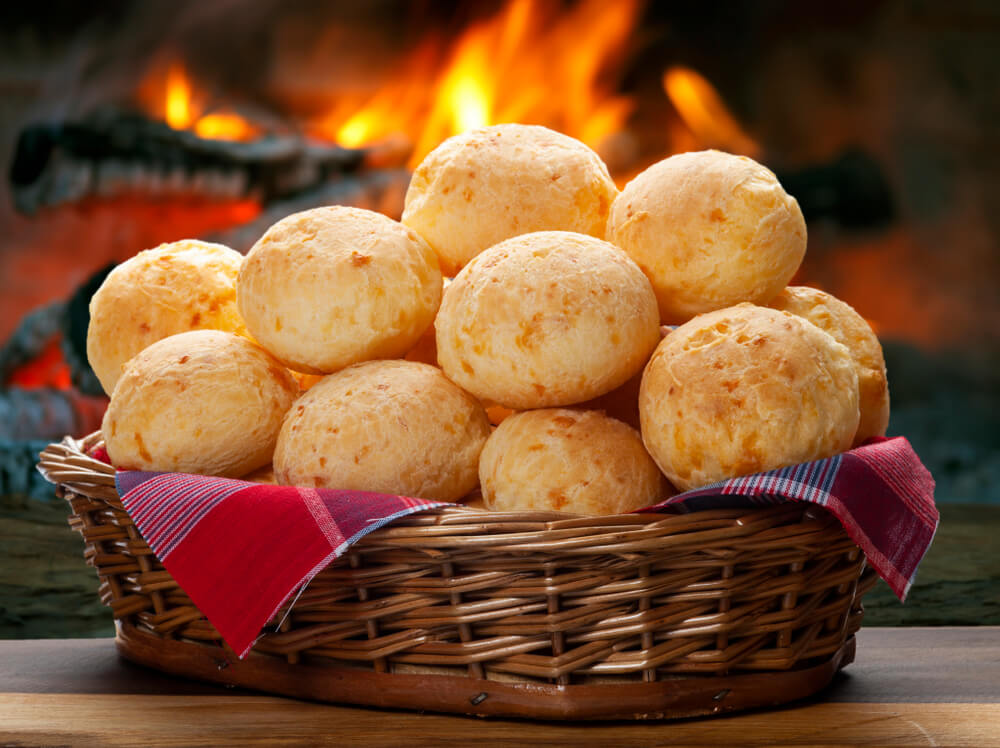 Chipa ou pão de queijo? Independente da sua escolha, dois dos pratos típicos do Paraguai e do Brasil são comemorados no mês de agosto