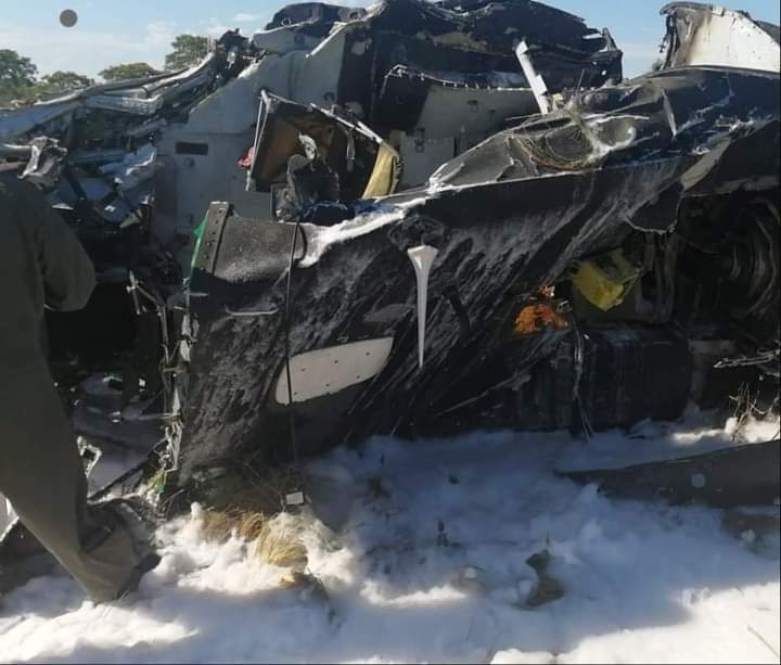 Helicóptero de treinamento da Força Aérea do Paraguai cai e deixa três mortos