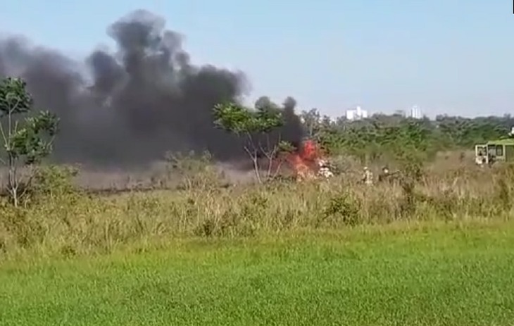 Helicóptero de treinamento da Força Aérea do Paraguai cai e deixa três mortos 1