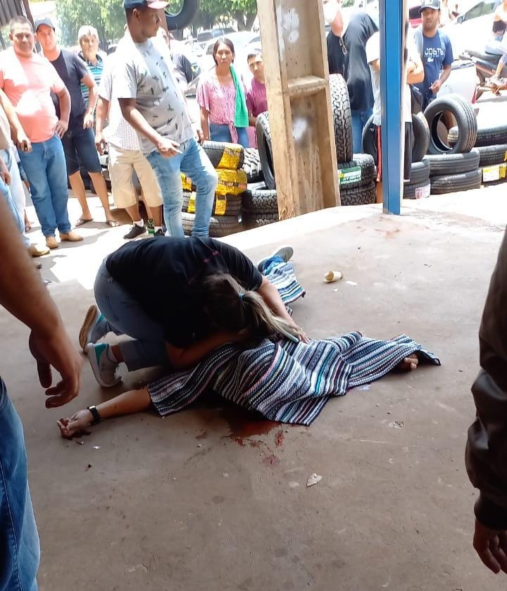 Homem é morto a tiros em oficina de motos no Paraguai Homem é morto a tiros em oficina de motos no Paraguai 2