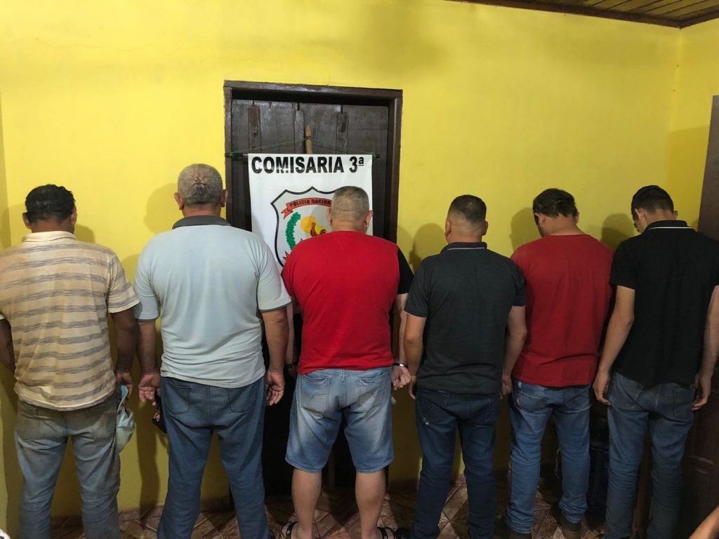 Polícia paraguaia apreende fuzil 762 durante abordagem a caminhonete 2