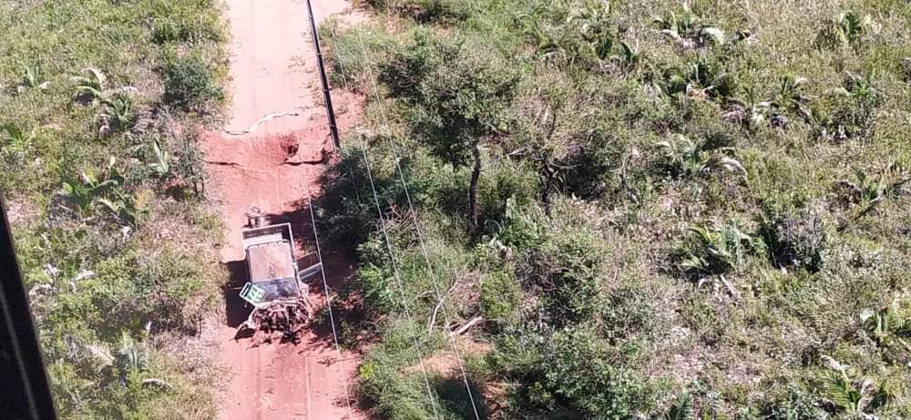 Explosivo enterrado na estrada destruiu completamente a frente de um veículo militar em Yby Yaú 1