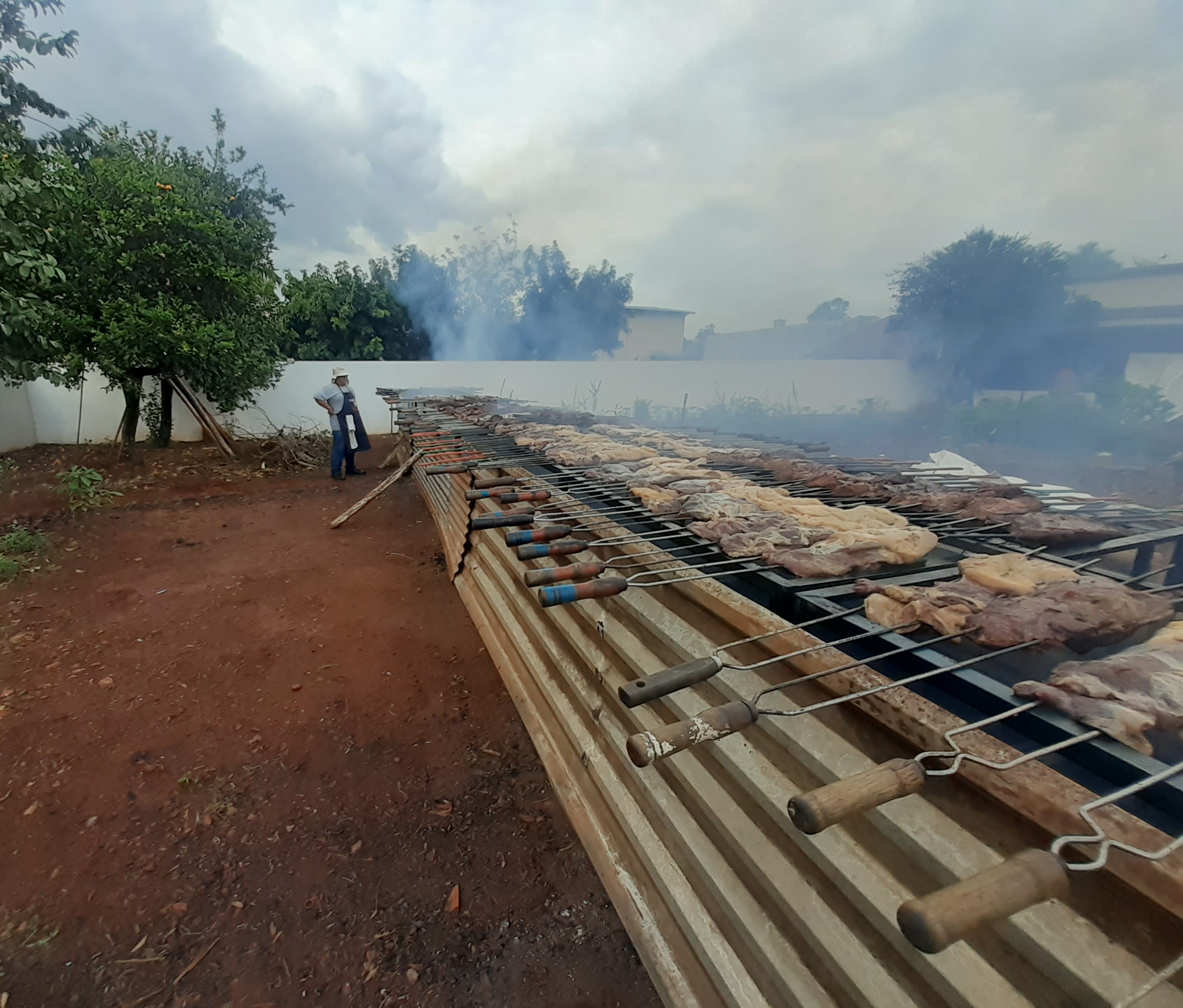 Domingo de churrasco na secretaria do CTG Querência da Saudade Domingo de churrasco na secretaria do CTG Querência da Saudade 2