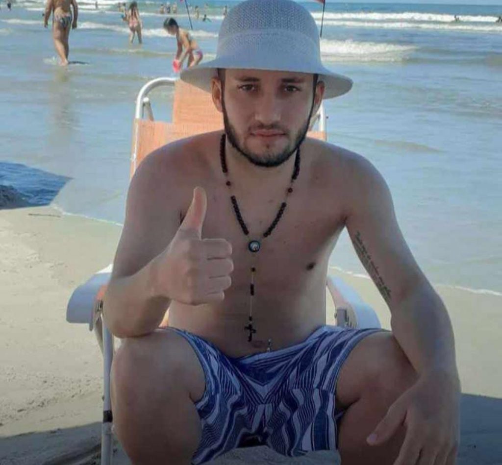 Jovem de apenas 21 anos comete suicídio no bairro Ipê 1 Jovem de apenas 21 anos comete suicídio no bairro Ipê 1