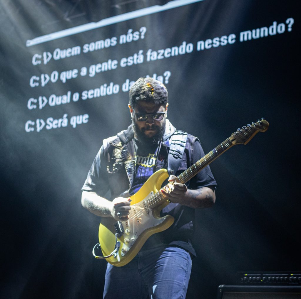 <strong>Peça divulga ciência e encanta 2 mil espectadores na estreia</strong>