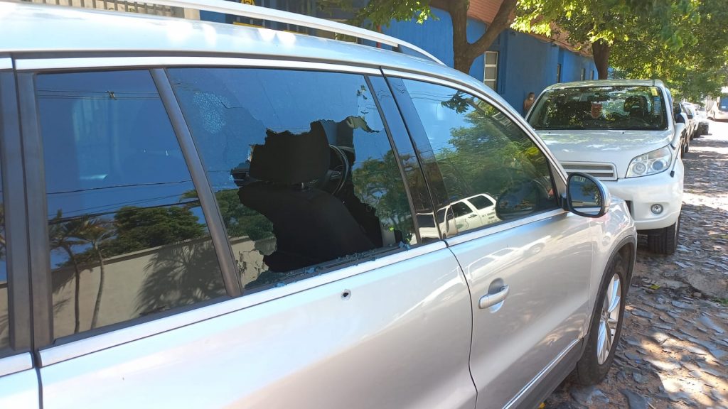Polícia entra em confronto com bandidos na capital do Paraguai Polícia entra em confronto com bandidos na capital do Paraguai