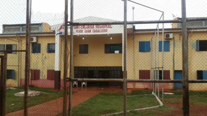 Operação "Pente Fino" apreende drogas e facas no presídio de PJC