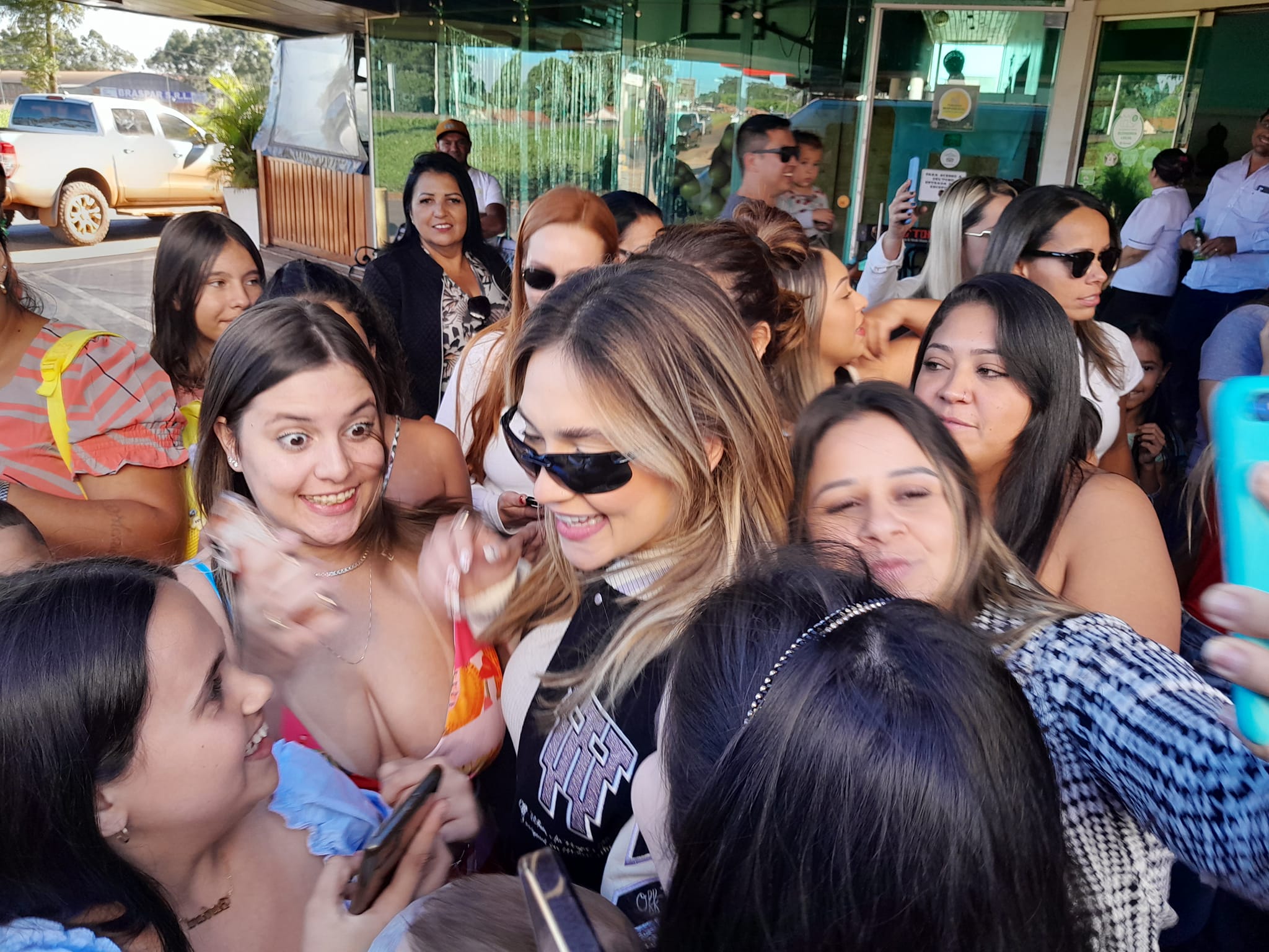 Virginia Fonseca e Zé Felipe fazem pouso forçado em Ponta Porã 2