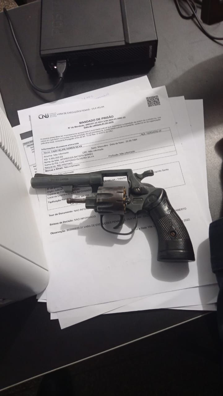 Roubo de moto e Porte Ilegal de Arma de Fogo resultam em prisão e recuperação de motocicleta em Ponta Porã