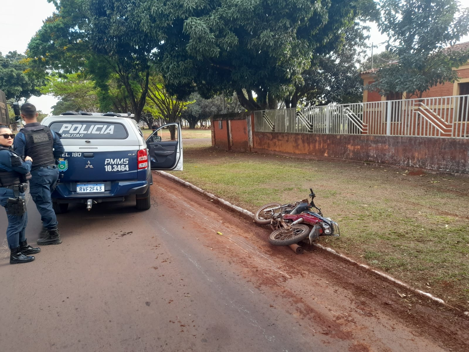 Ação conjunta da GCMFRON e PM resulta na prisão de ladrões de fios próximos à ferroviária em Ponta Porã