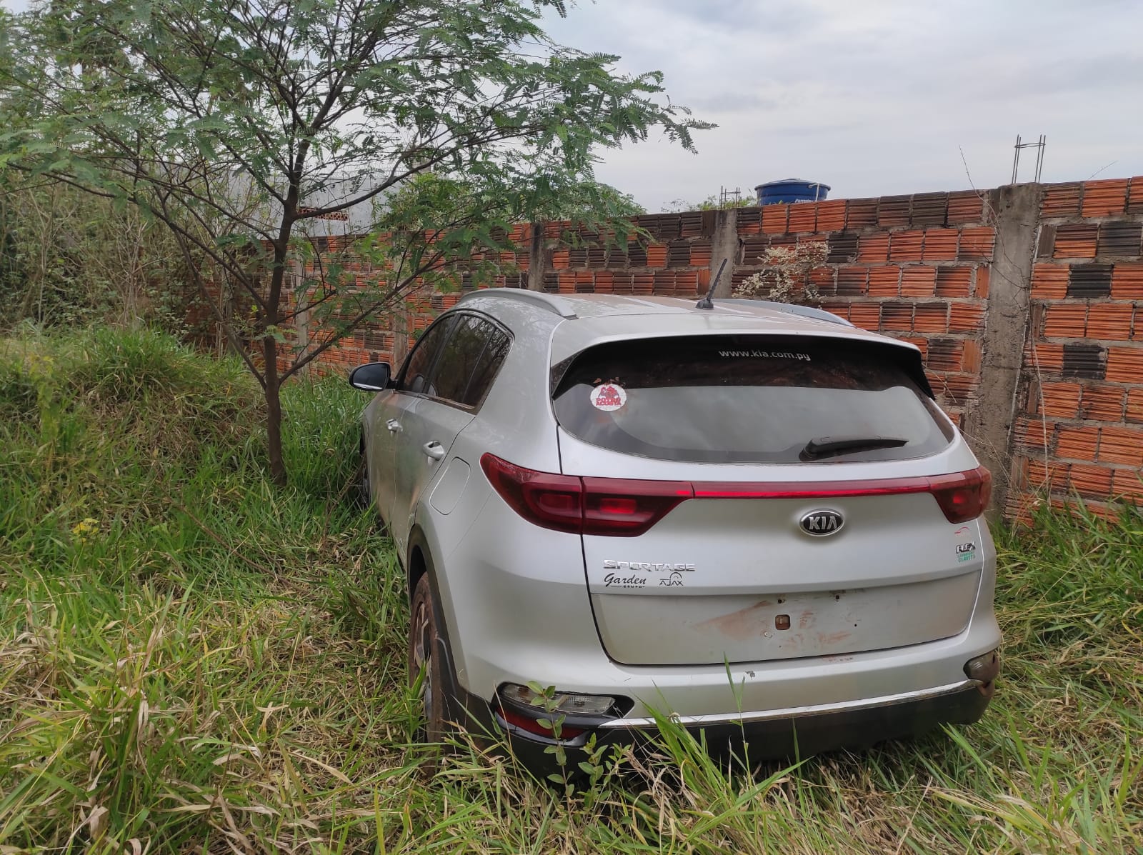 Trabalho integrado da Polícia Nacional, PM, PC e GCMFRON Resulta na Recuperação de Veículo Roubado no Paraguai