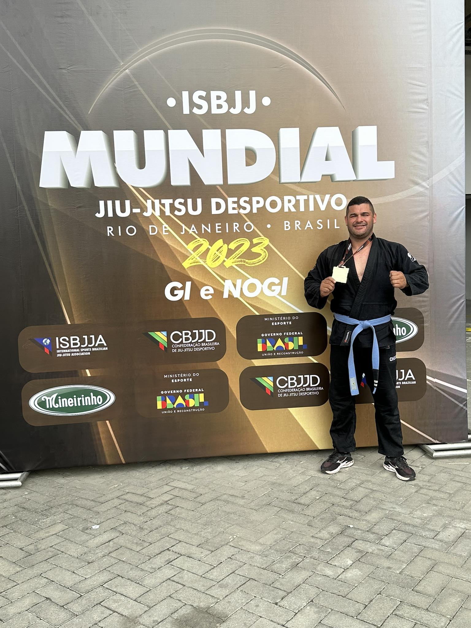 Adriano Zuim, Empresário e Atleta da ACADEMIA CHECKMAT de Ponta Porã, Conquista o Título Mundial de Jiu-Jitsu CBJJD no Rio de Janeiro Adriano Zuim, Empresário e Atleta da ACADEMIA CHECKMAT de Ponta Porã, Conquista o Título Mundial de Jiu-Jitsu CBJJD no Rio de Janeiro