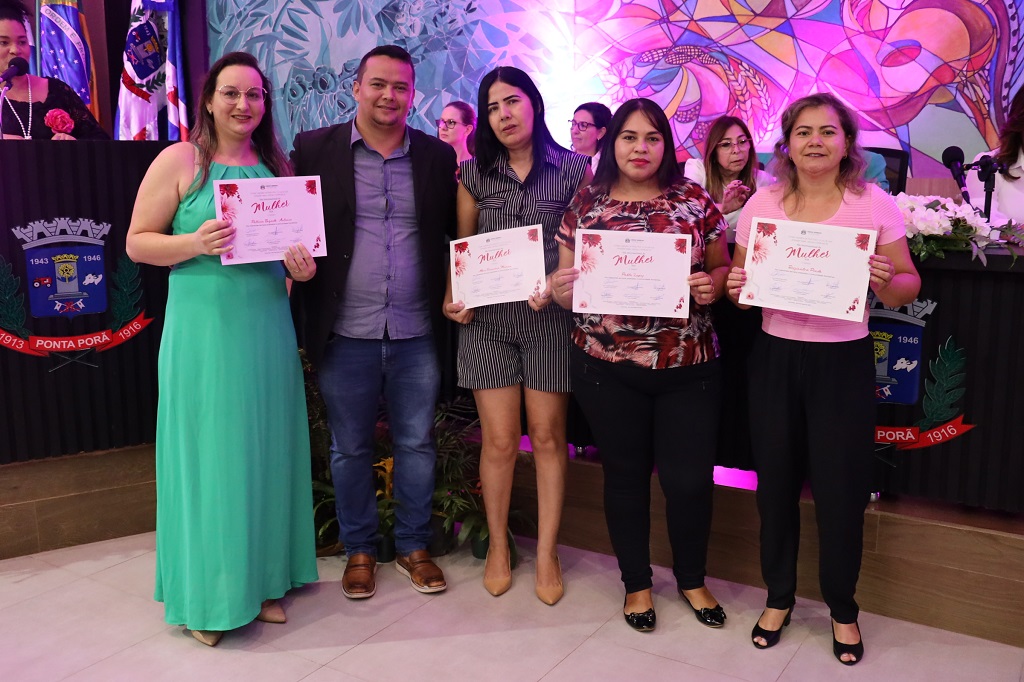 Sessão solene da Câmara Municipal presta homenagem às mulheres da fronteira Sessão solene da Câmara Municipal presta homenagem às mulheres da fronteira 11