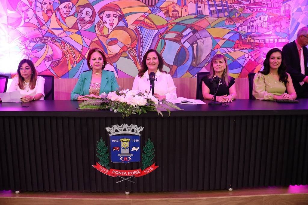 Sessão solene da Câmara Municipal presta homenagem às mulheres da fronteira Sessão solene da Câmara Municipal presta homenagem às mulheres da fronteira