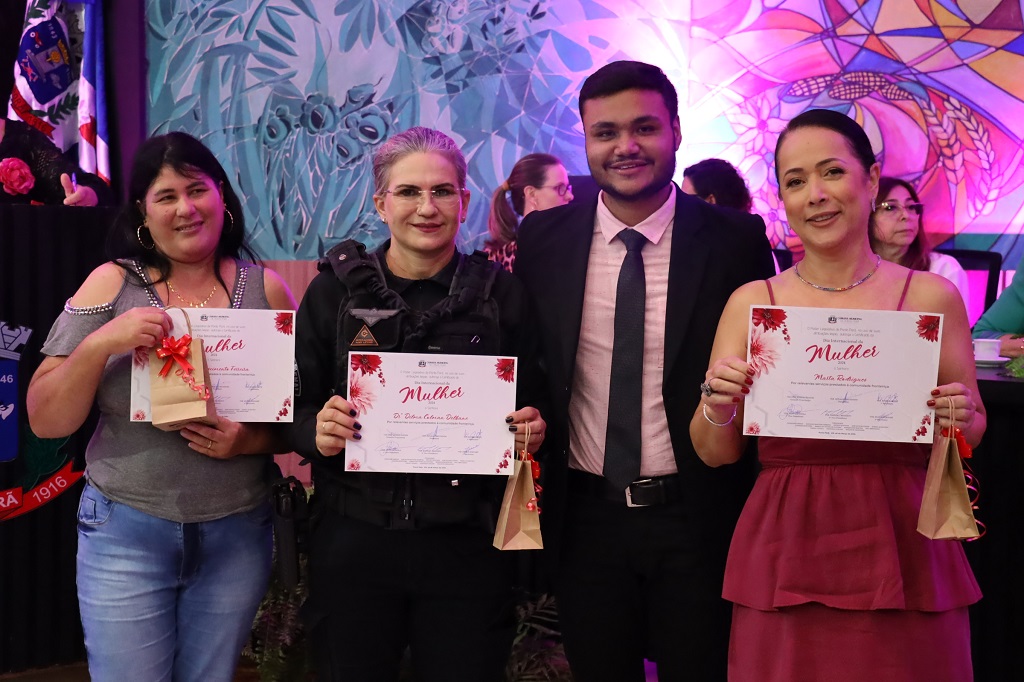 Sessão solene da Câmara Municipal presta homenagem às mulheres da fronteira Sessão solene da Câmara Municipal presta homenagem às mulheres da fronteira 10