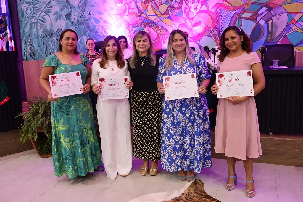 Sessão solene da Câmara Municipal presta homenagem às mulheres da fronteira Sessão solene da Câmara Municipal presta homenagem às mulheres da fronteira 7