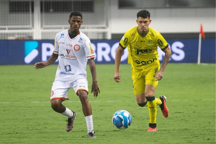 Figueirense anuncia contratação do atacante Cristian Renato, natural de Ponta Porã