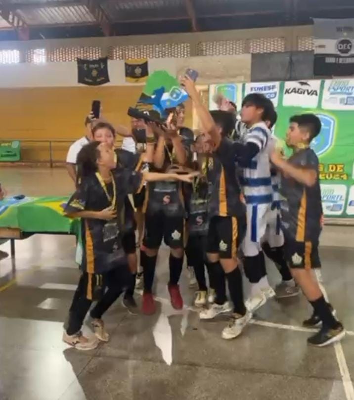 Titãs de Ponta Porã Celebram Conquista Histórica com Carreata Após Título da Liga MS de Futsal Sub-13 Titãs de Ponta Porã Celebram Conquista Histórica com Carreata Após Título da Liga MS de Futsal Sub-13 1