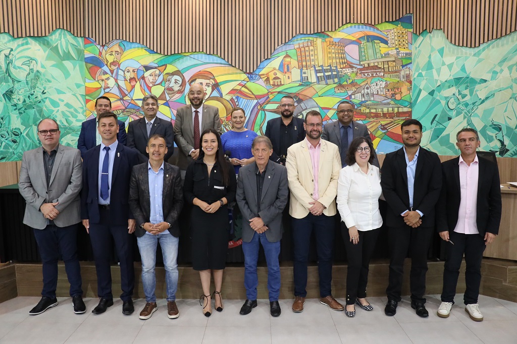 Prefeito em exercício Agnaldo Miudinho participa de reunião com vereadores
