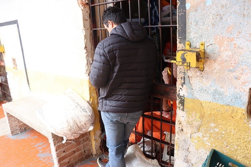 Defensoria constata superlotação e condições degradantes em presídio de Ponta Porã MS