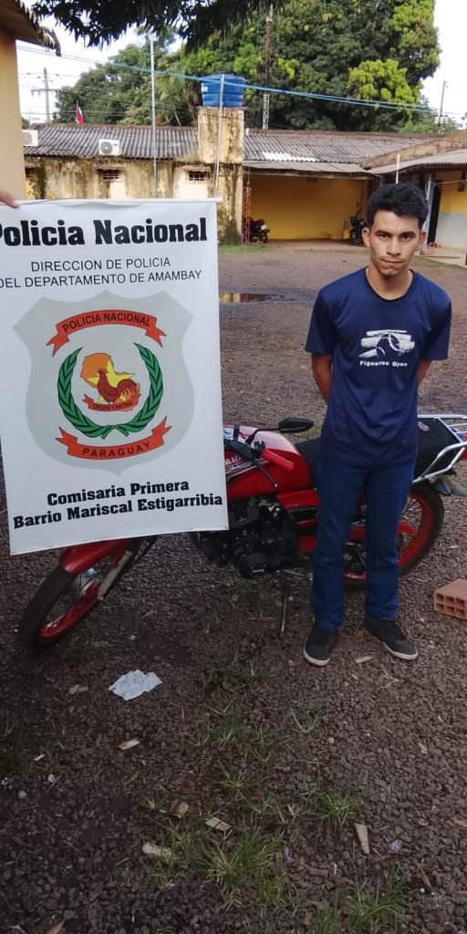 Flagrado por câmeras, suspeito de furto de motocicleta se apresenta à polícia em PJC