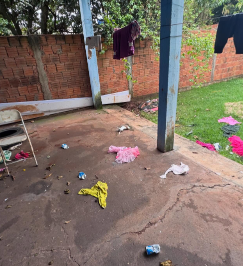 Ponta Porã: mãe é presa por maus-tratos após criança ser encontrada em ambiente insalubre e com drogas na residência 1