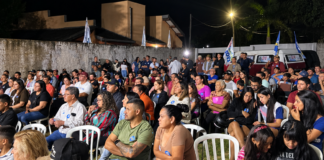Moradores participam de reunião com Hélio Peluffo e Jaime Verruck na Grande Vila Áurea, em Ponta Porã