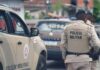 Policiais militares durante operação na região de Cajazeiras, em Salvador, onde nove homens morreram após confronto