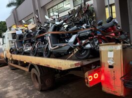 Motos elétricas apreendidas pela Polícia Federal durante ação contra descaminho em Dourados
