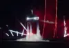 Imagem de Elon Musk relacionada à apresentação do Tesla Roadster e às discussões sobre carro voador