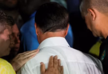 Flávio Bolsonaro diz que pedirá anulação das eleições após derrota para Lula Flávio Bolsonaro, candidato à Presidência pelo PL nas eleições de 2026.