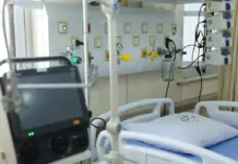 Estrutura hospitalar de unidade de terapia intensiva no Brasil; pesquisa de médicos aponta desafios nas UTIs