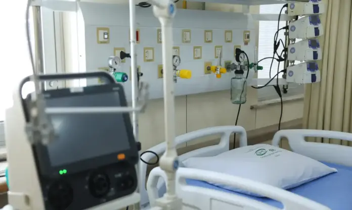 Estrutura hospitalar de unidade de terapia intensiva no Brasil; pesquisa de médicos aponta desafios nas UTIs